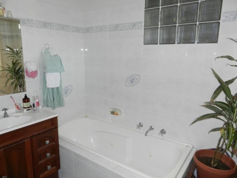 29 Waverley Avenue, Mannering Park NSW 2259