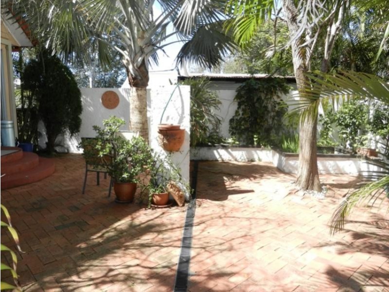 29 Waverley Avenue, Mannering Park NSW 2259