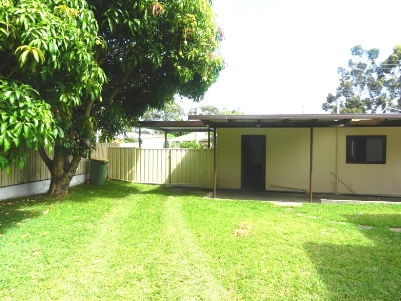 7 Catherine Street, Mannering Park NSW 2259