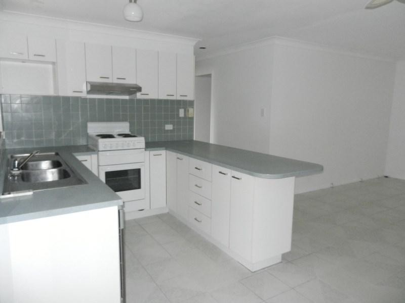 8 Catherine Street, Mannering Park NSW 2259