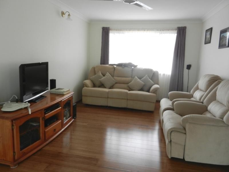 1 Nepean Avenue, Mannering Park NSW 2259