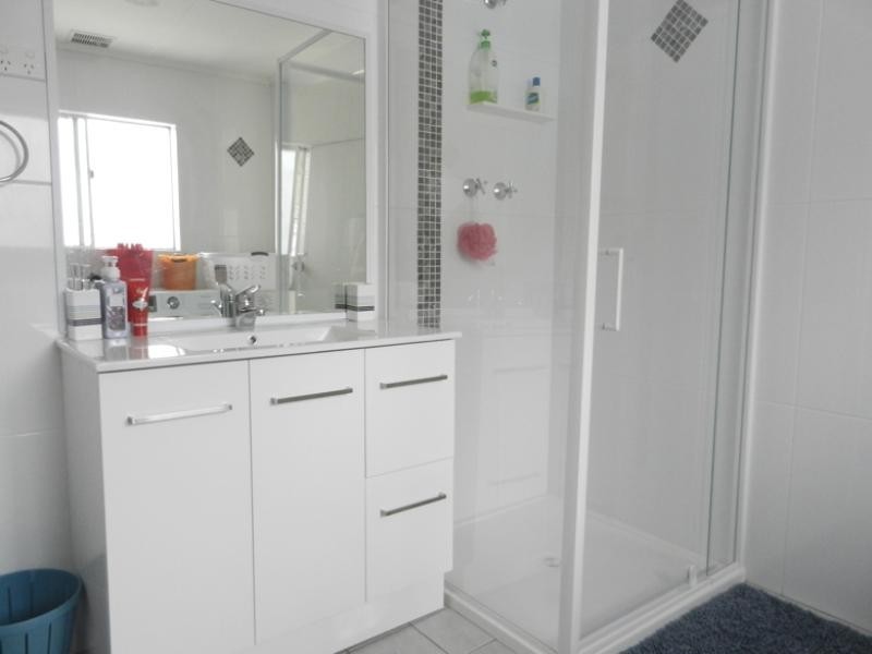 1 Nepean Avenue, Mannering Park NSW 2259