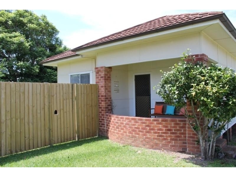 6-8 Barcly  Avenue, Mannering Park NSW 2259