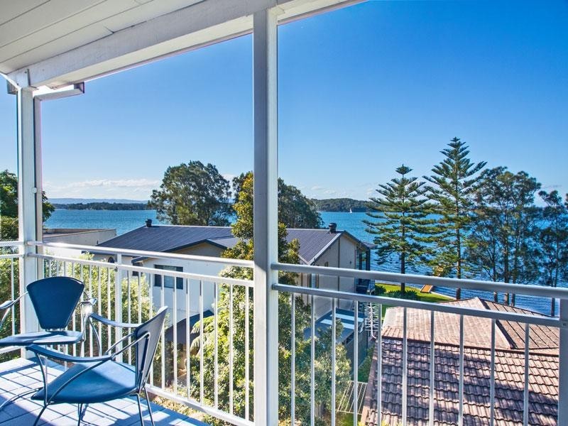 67 Gordon  Avenue, Summerland Point NSW 2259