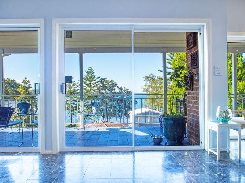 67 Gordon  Avenue, Summerland Point NSW 2259