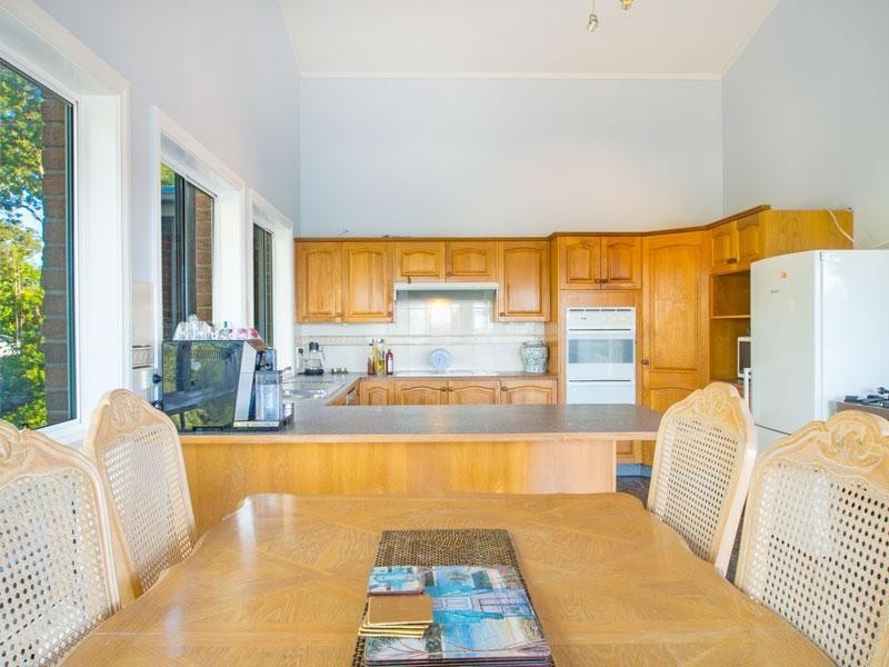 67 Gordon  Avenue, Summerland Point NSW 2259