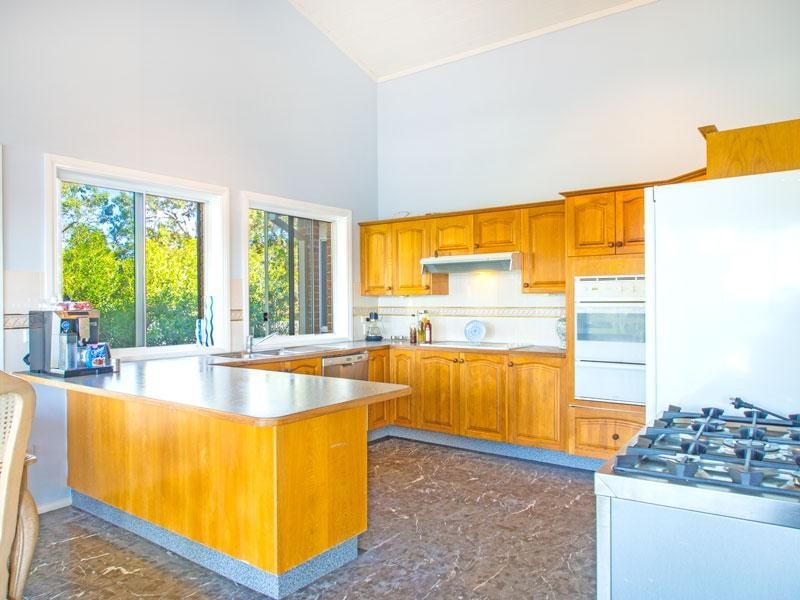 67 Gordon  Avenue, Summerland Point NSW 2259