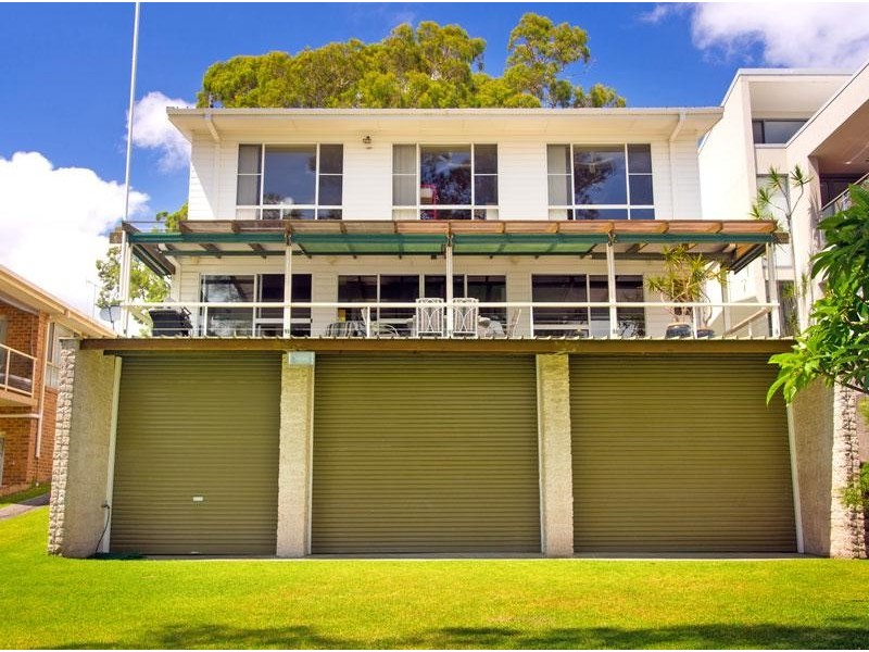 12 Bambury Avenue, Summerland Point NSW 2259