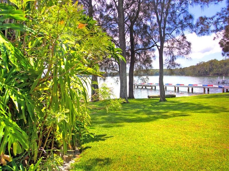 12 Bambury Avenue, Summerland Point NSW 2259