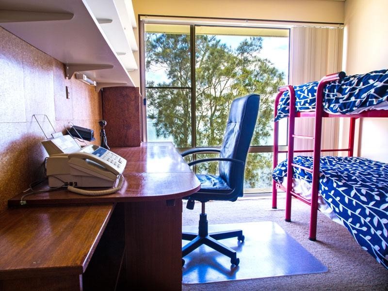 12 Bambury Avenue, Summerland Point NSW 2259