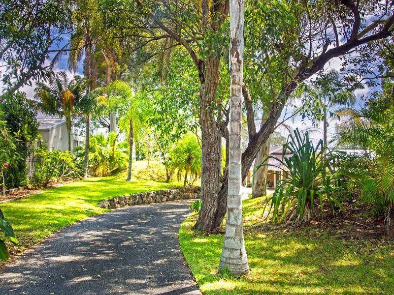 12 Bambury Avenue, Summerland Point NSW 2259