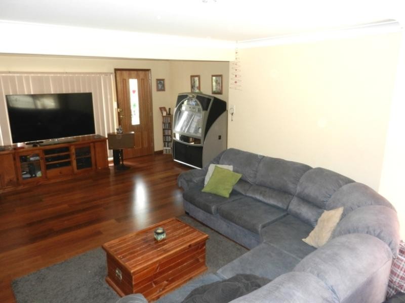 31 Dianne Avenue, Lake Munmorah NSW 2259