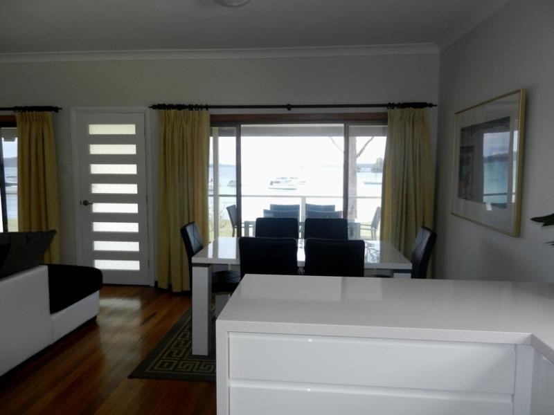 21 Kullaroo Road, Summerland Point NSW 2259