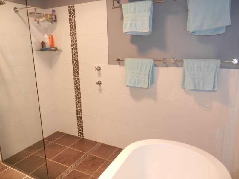 4 Monterey Street, Mannering Park NSW 2259