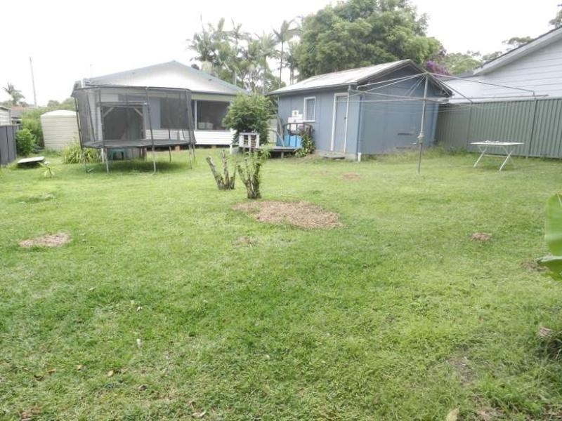 4 Monterey Street, Mannering Park NSW 2259