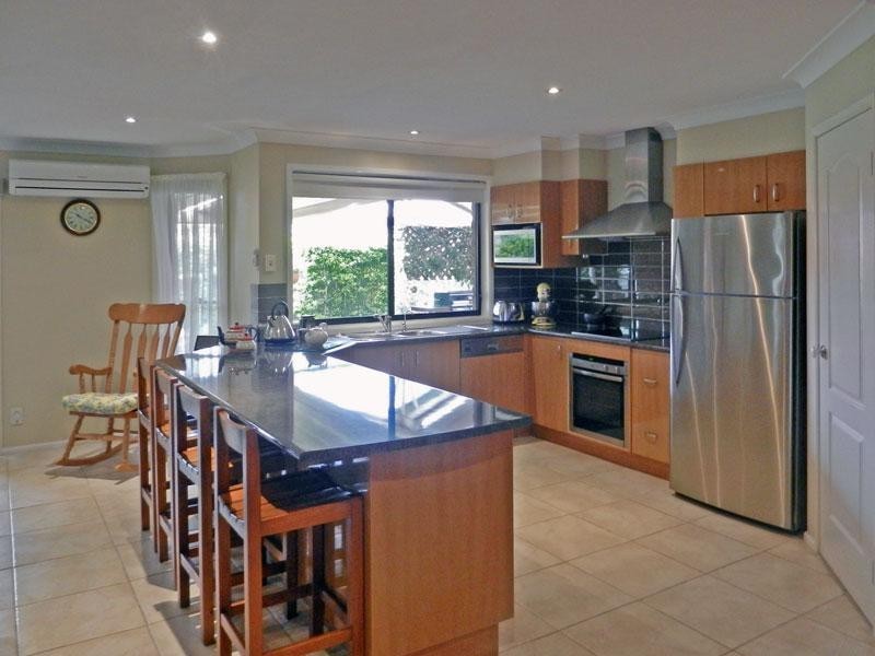 6 Mariner Close, Summerland Point NSW 2259