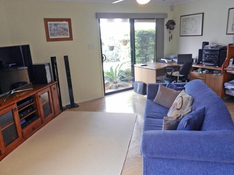 6 Mariner Close, Summerland Point NSW 2259