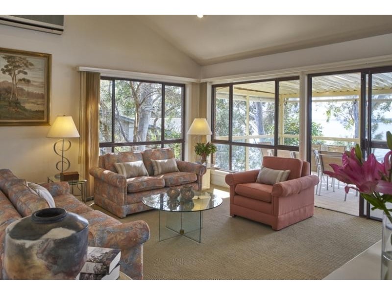 63 Gordon Avenue, Summerland Point NSW 2259