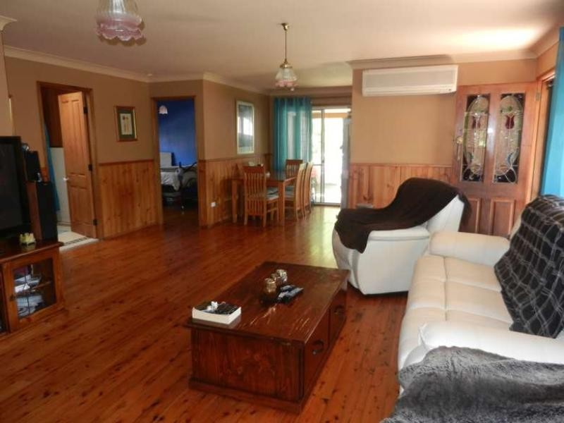 12 Tarwhine Avenue, Chain Valley Bay NSW 2259