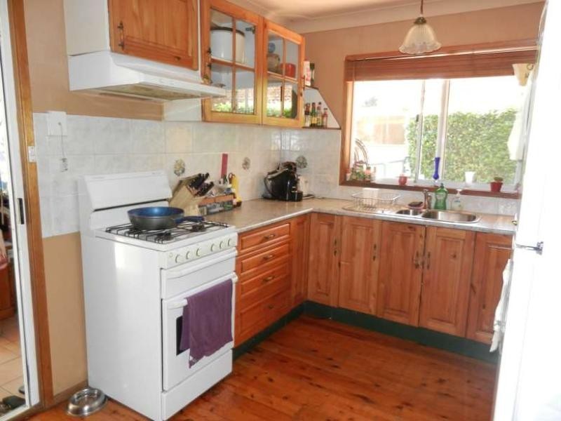 12 Tarwhine Avenue, Chain Valley Bay NSW 2259