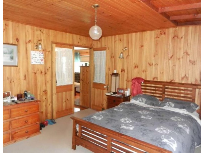 12 Tarwhine Avenue, Chain Valley Bay NSW 2259