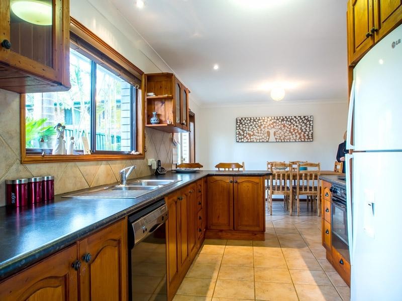 3 Gordon Avenue, Summerland Point NSW 2259