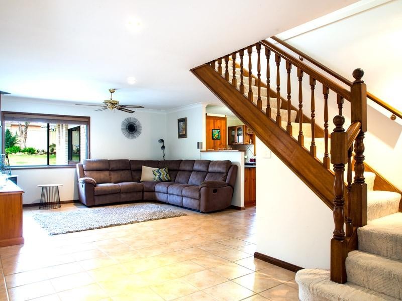 3 Gordon Avenue, Summerland Point NSW 2259