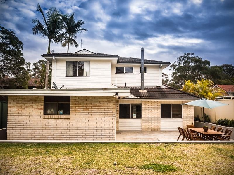 3 Gordon Avenue, Summerland Point NSW 2259