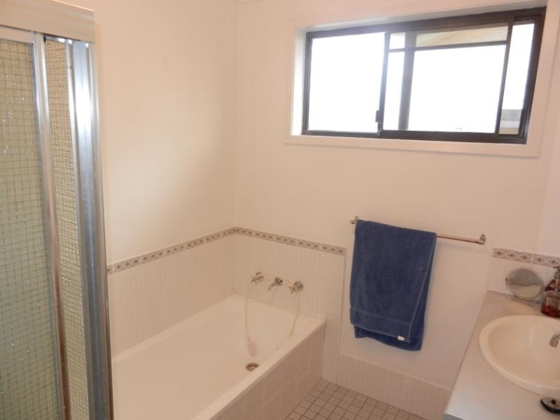 66 Catherine Street, Mannering Park NSW 2259