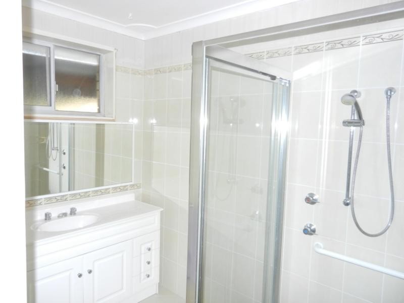 15 Scott Road, Mannering Park NSW 2259