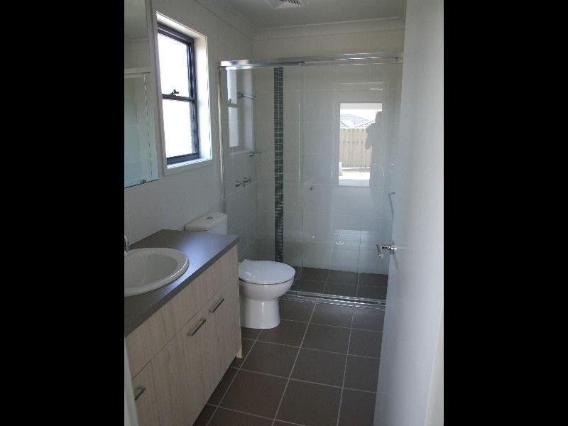 16 AQUA Crescent, Redland Bay QLD 4165