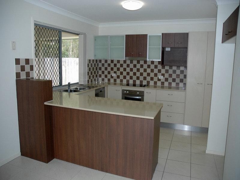 18 GREEN Place, Redland Bay QLD 4165