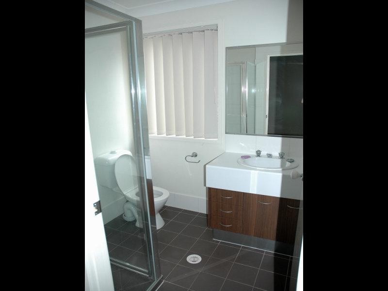 18 GREEN Place, Redland Bay QLD 4165