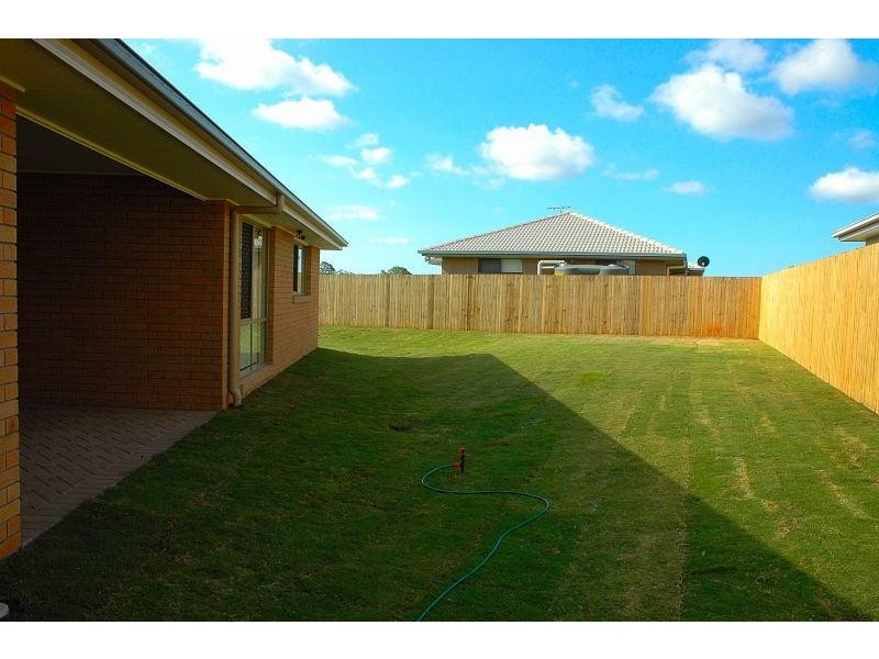 4 DALY Place, Redland Bay QLD 4165
