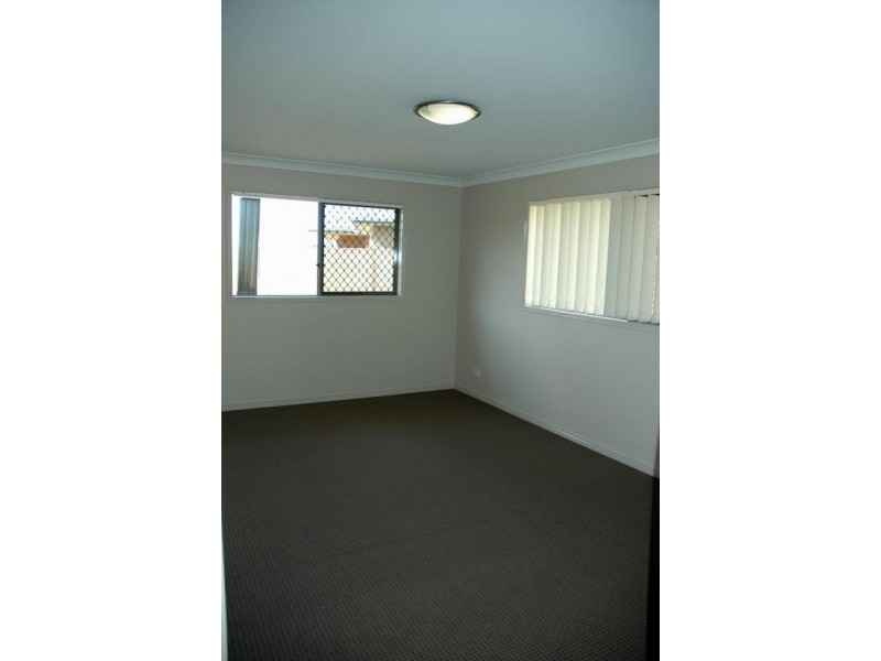 4 DALY Place, Redland Bay QLD 4165