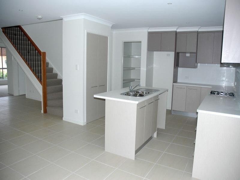 2/1-3 KIMBOLTON Drive, Redland Bay QLD 4165