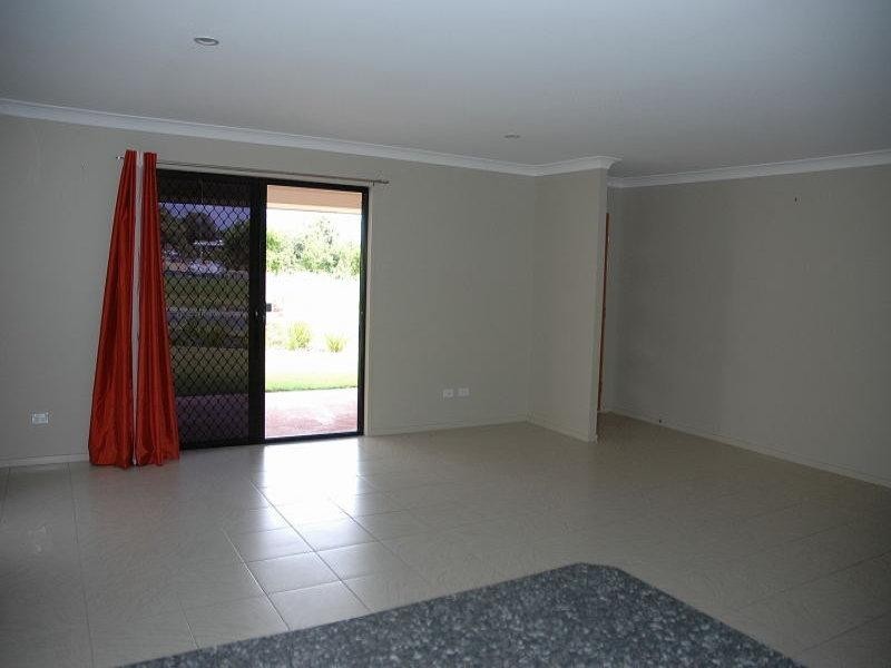 2 Daly Place REDLAND BAY 4165, Redland Bay QLD 4165