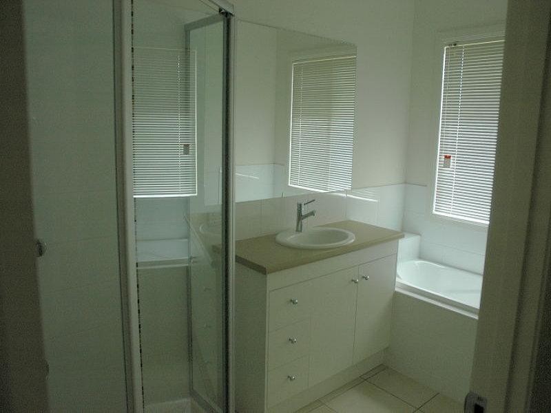 1/39 CYPRESS Street, Redland Bay QLD 4165