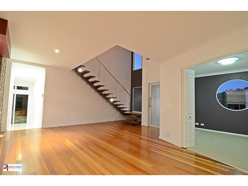 11 SALTWATER Place, Redland Bay QLD 4165