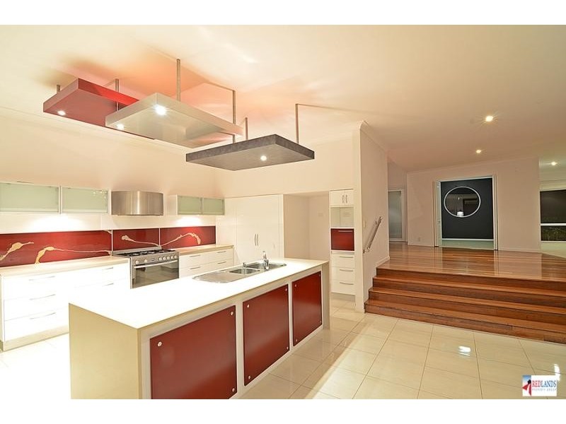 11 SALTWATER Place, Redland Bay QLD 4165