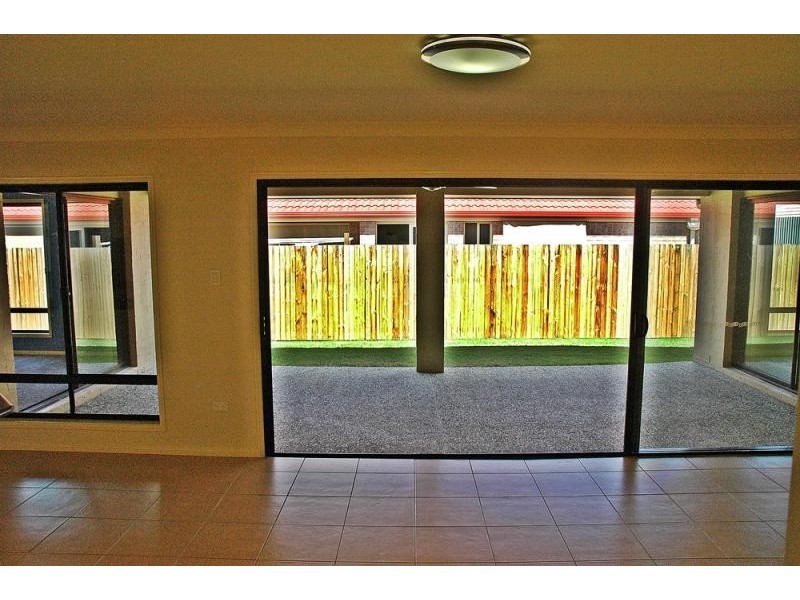 16 PENTECOST Place, Redland Bay QLD 4165