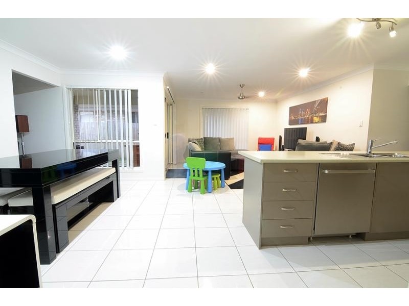 12 LIZARD Place, Redland Bay QLD 4165