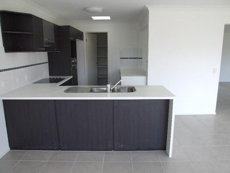 18 AQUA Crescent, Redland Bay QLD 4165