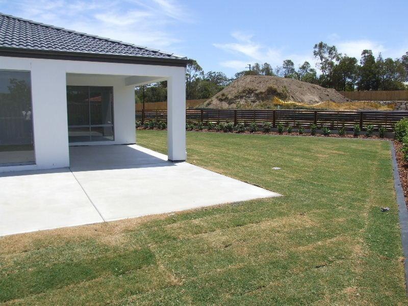 18 AQUA Crescent, Redland Bay QLD 4165