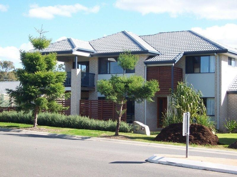 1 SEABRAE Drive, Redland Bay QLD 4165