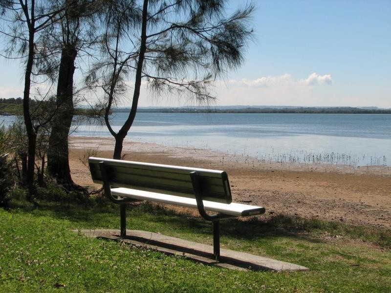 1 SEABRAE Drive, Redland Bay QLD 4165