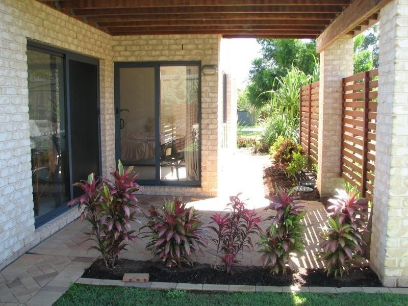 1 SEABRAE Drive, Redland Bay QLD 4165
