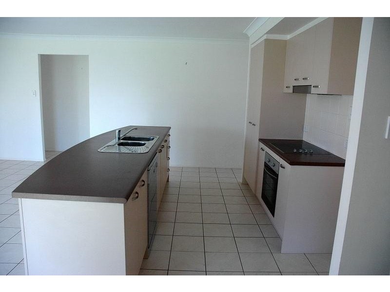 17 Summerhill Street VICTORIA POINT 4165, Victoria Point QLD 4165