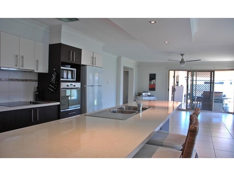 41 Sunningdale  Drive REDLAND BAY 4165, Redland Bay QLD 4165