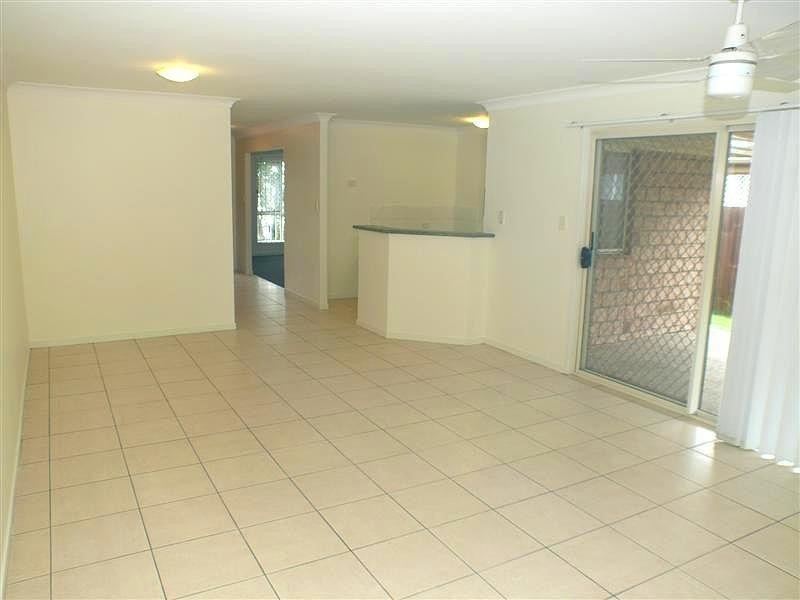 9 LAKE BORUMBA Street, Logan Reserve QLD 4133